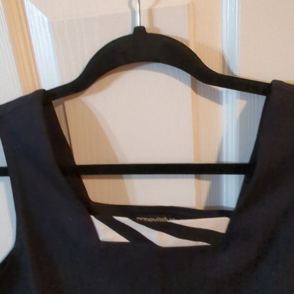 Womens Fancy Top Medium Sleeveless Square Neckline Splits Color: Black Bit White - Picture 6 of 9